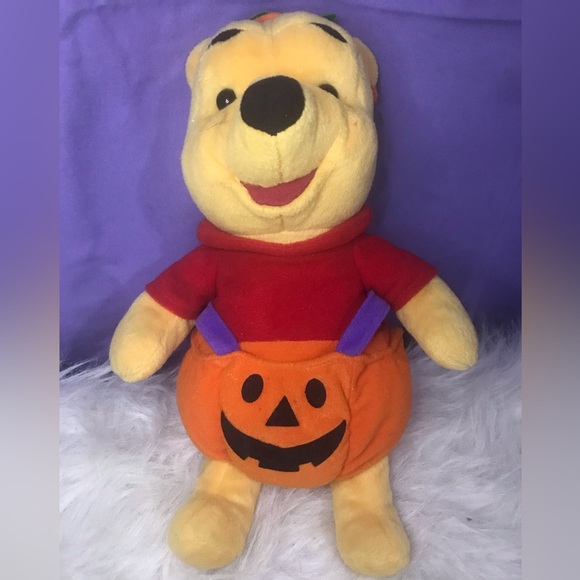 Set of 4 Disney Winnie the Poohs - Picture 12 of 13